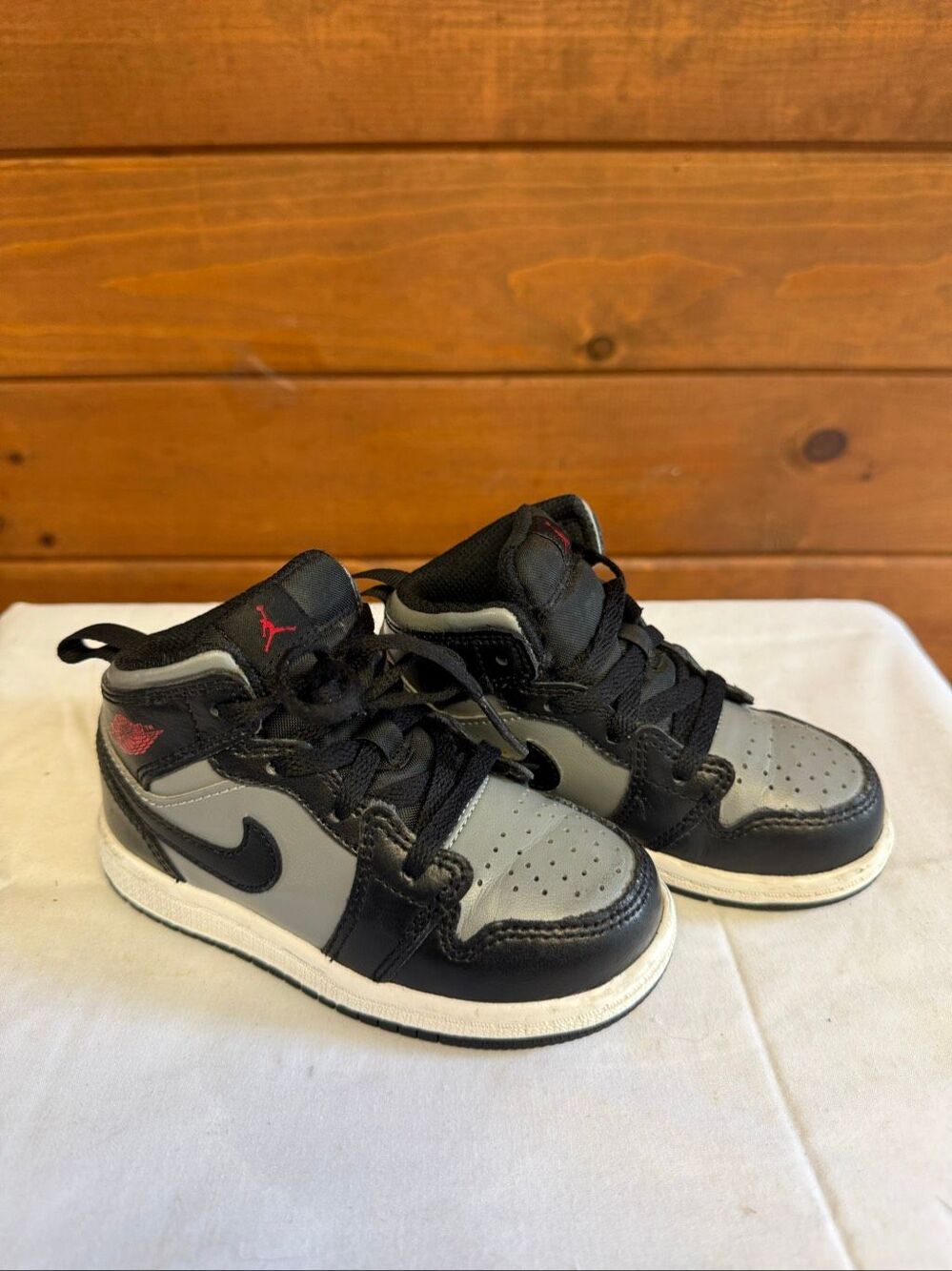 Air Jordan 1 Mid sneakers Toddler Sz 8C  black/grey 640735-096